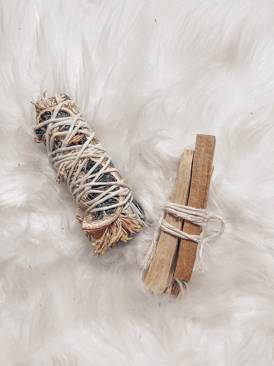 Lemon Slices + Gold Chrysanthemum + White Sage + Cedar Palo Santo